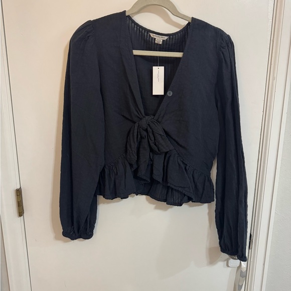 *NWT* American Eagle Outfitters Black Blouse with Tie Front and Long Sleeves - Picture 1 of 7